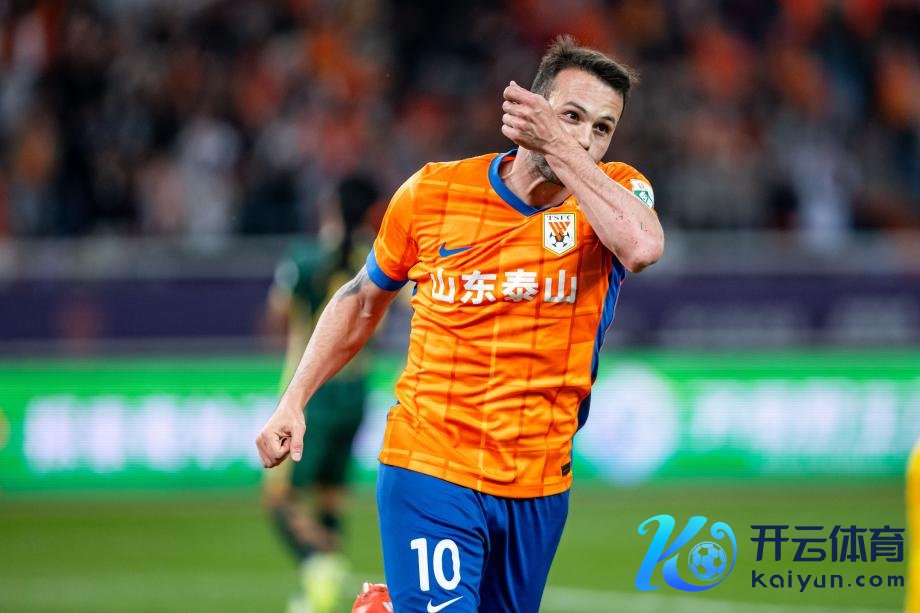 [图]中超-卡扎伊什维利戴帽王钰栋双响 泰山4-2浙江体育最新信息