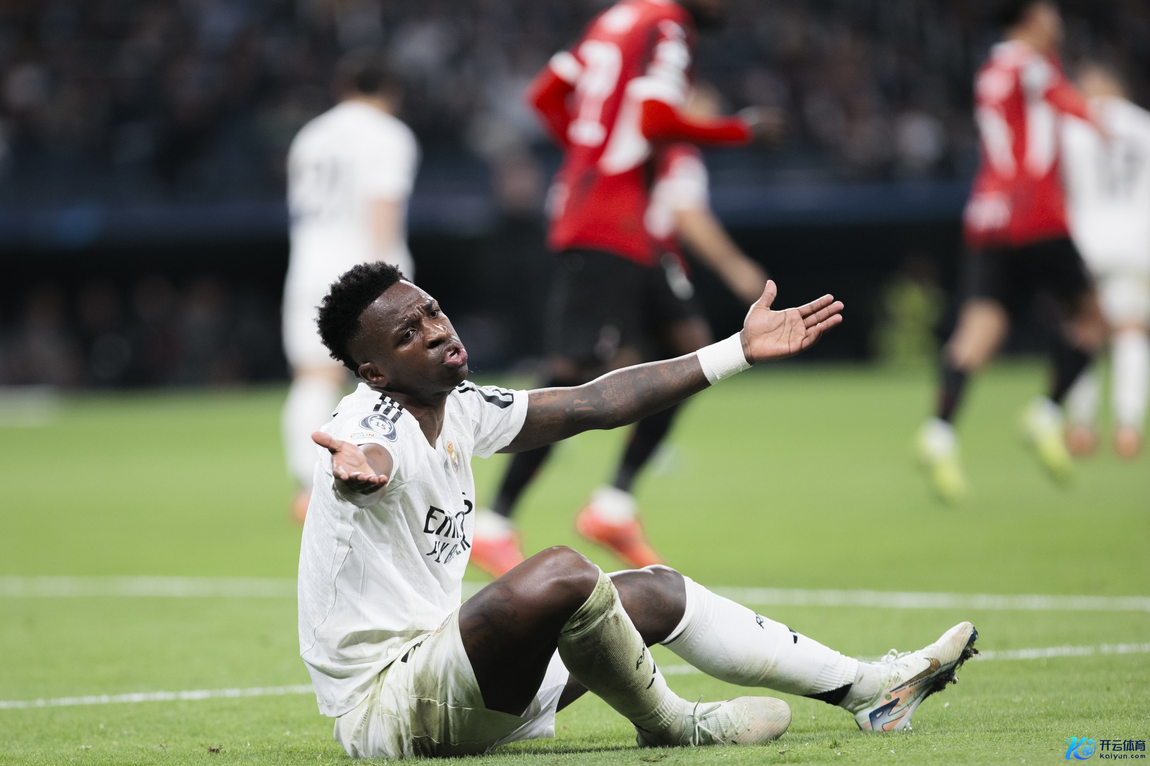 西班牙记者：维尼修斯枯竭造就体育赛事直播，敌东说念主是他我方&帮凶是皇马主席